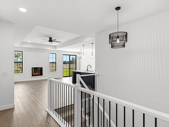 5th image of 311 Willow St