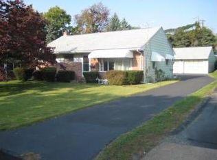 411 Beechwood St, Emmaus, PA 18049