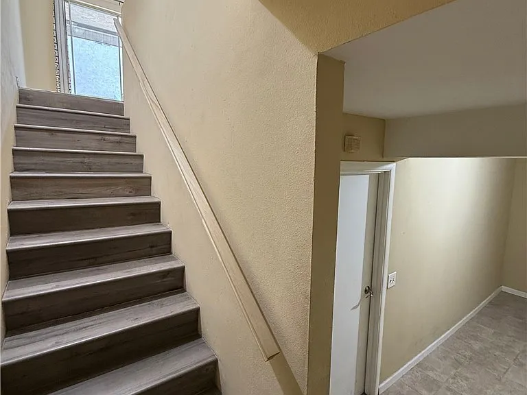 5195 Walnut St #14 — Photo 25