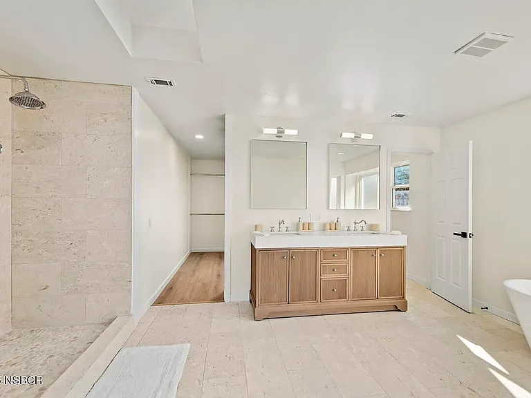 681 Daniel Dr — Photo 9