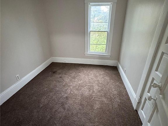 5th image of 9521 Macon Ave