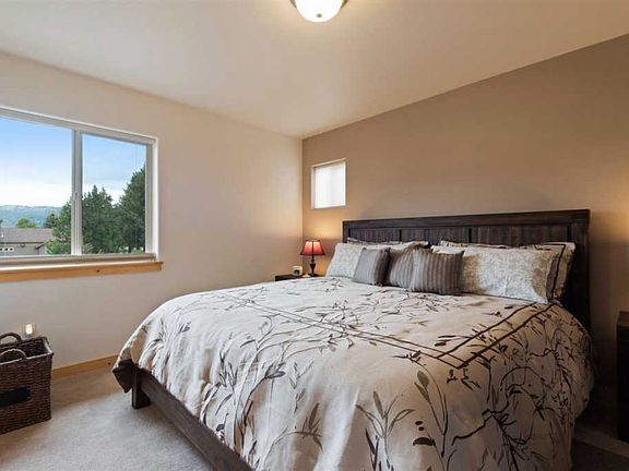 5th image of 106 Ironwood Dr