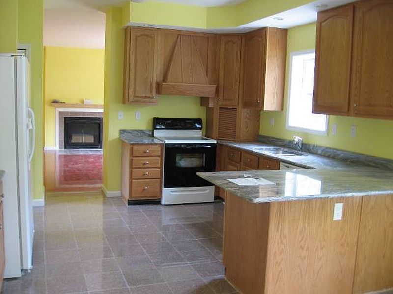 4th image of 113 GREENLEAF Drive