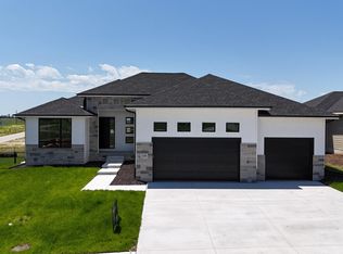 5408 N 212th St, Elkhorn, NE 68022