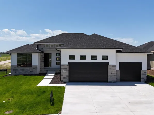 5408 N 212th St, Elkhorn, NE 68022