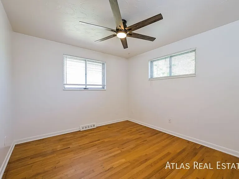 604 S Quentin St — Photo 7