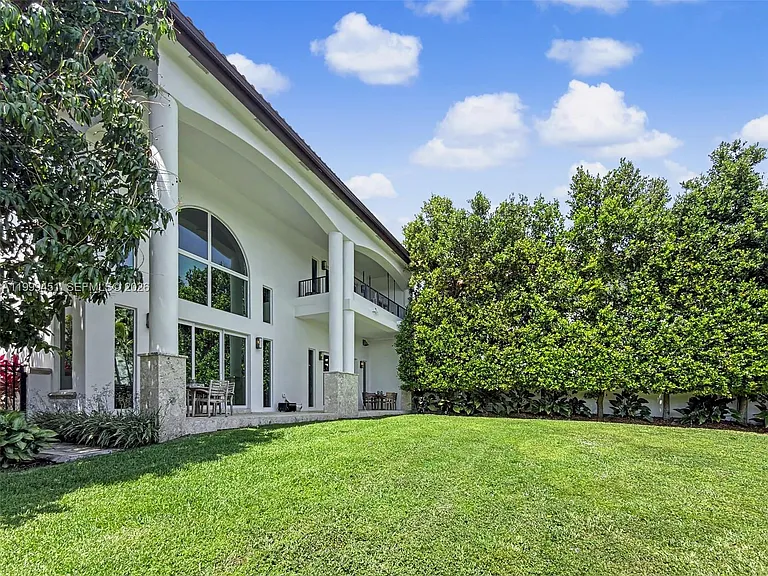 13689 Deering Bay Dr — Photo 75