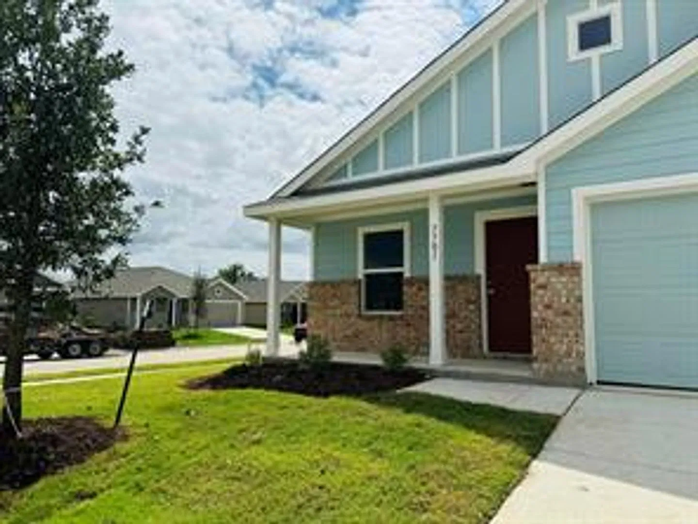 Modern Elegance in McKinney: Pristine 2024 Build on a Premium Corner Lot — Photo 4