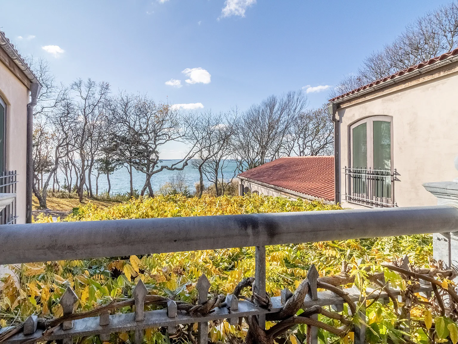 North Haven Home With Bay Views! — Photo 4