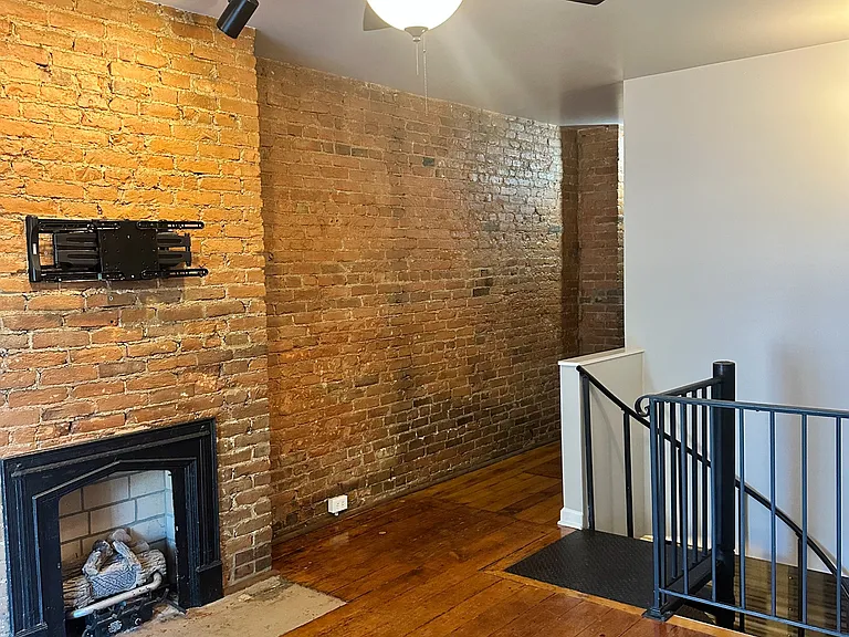 1016 Bingham St — Photo 1