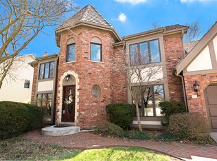 910 Dakota Cir, Naperville, IL