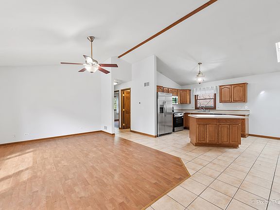 3rd image of 5214 Parkview Dr