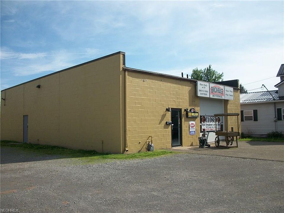 1st image of 130 E 2nd St