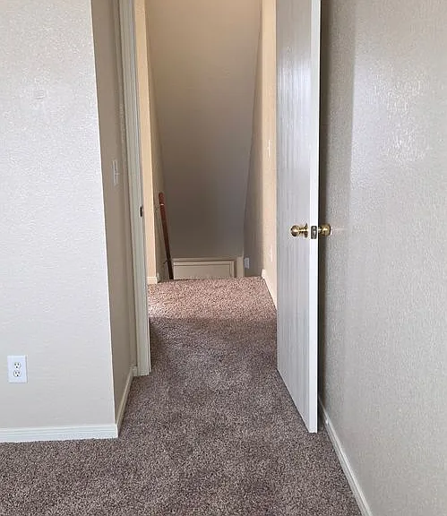 3204 Hereford Ln — Photo 3