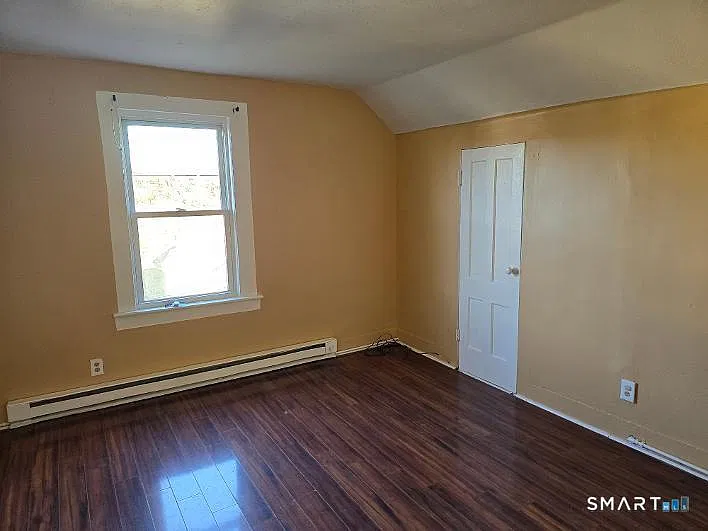 1 bed, 1.0 bath, 880 sqft, $1,200 — Photo 3