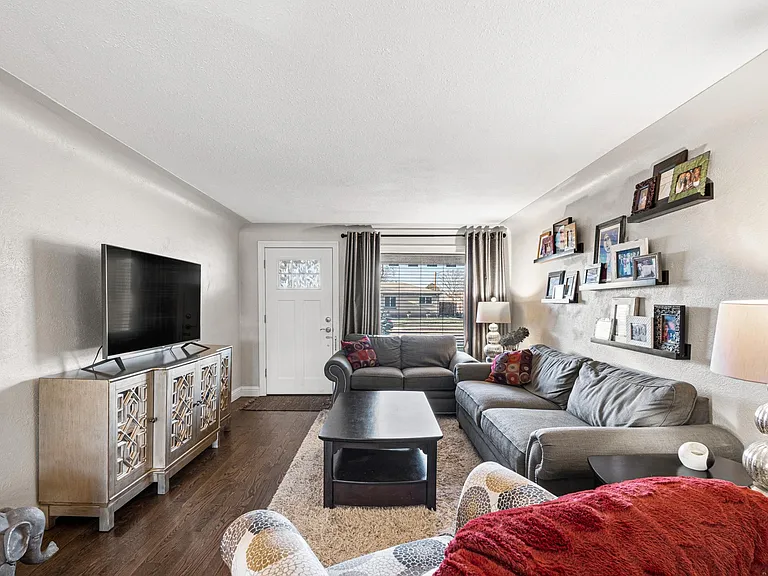 5560 E Thrill Pl — Photo 4