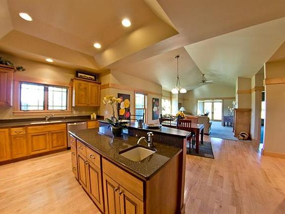 3rd image of 1314 Green Vistas Dr