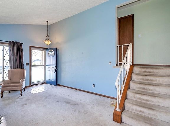 4th image of 2746 Lancaster Dr
