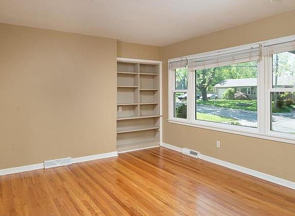 4th image of 7906 W 86th Ter