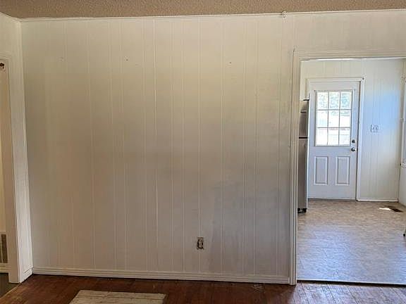 4th image of 2505 Mickey Rd