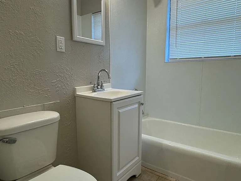 3310 SW Salinas Dr — Photo 6