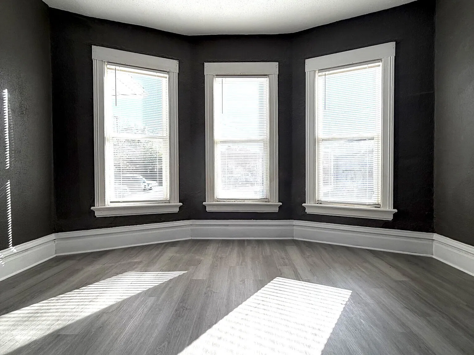 Fresh Updates & Cozy Fall Vibes in This 3-Bedroom Home! — Photo 4
