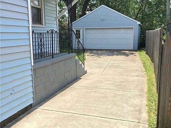 5th image of 489 Marilla St