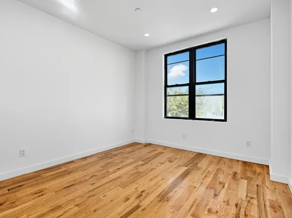 453 Irving Avenue image 2 of 16