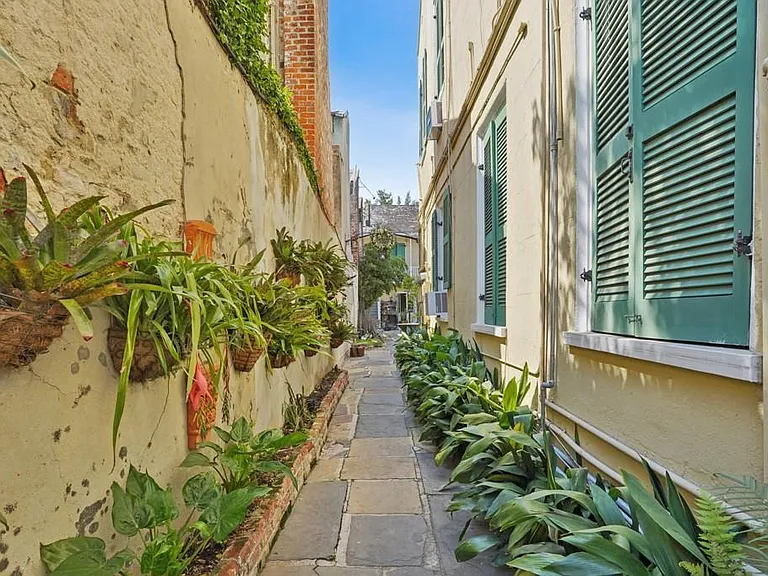1014 Dumaine St #B — Photo 3