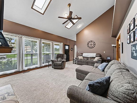 5th image of 620 Coventry Dr