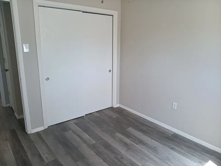 4001 Wellesley Dr NE — Photo 24