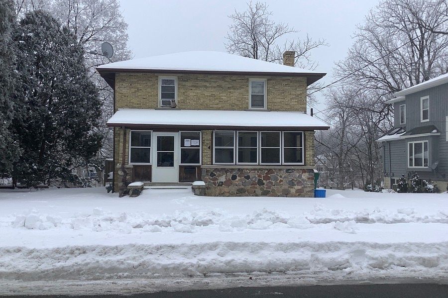 1st image of 504 Blaine St