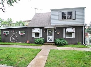 6521 W Forest Preserve Dr, Harwood Heights, IL 60706