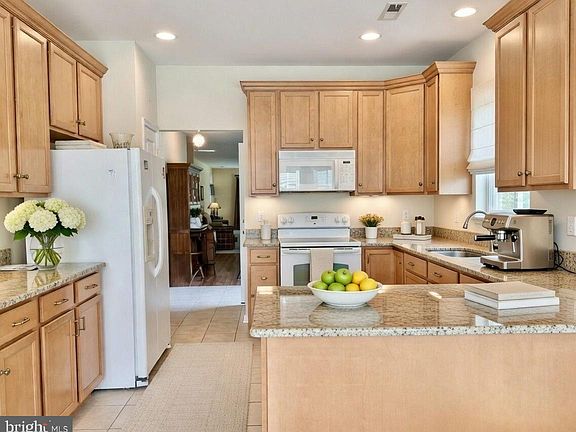 2nd image of 607 Timberline Ln