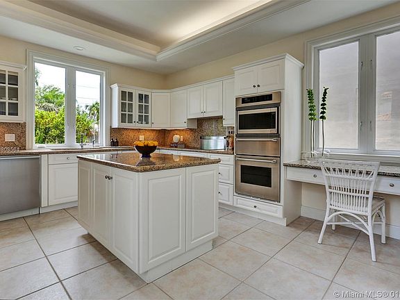 5th image of 3520 Bayshore Villas Dr
