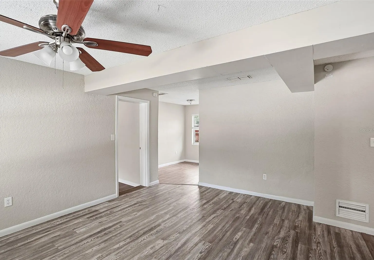 4 bed, 1500 sqft, $2,195 — Photo 3