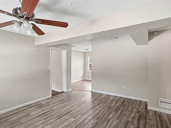 3rd image of 1413 Sunridge Rd