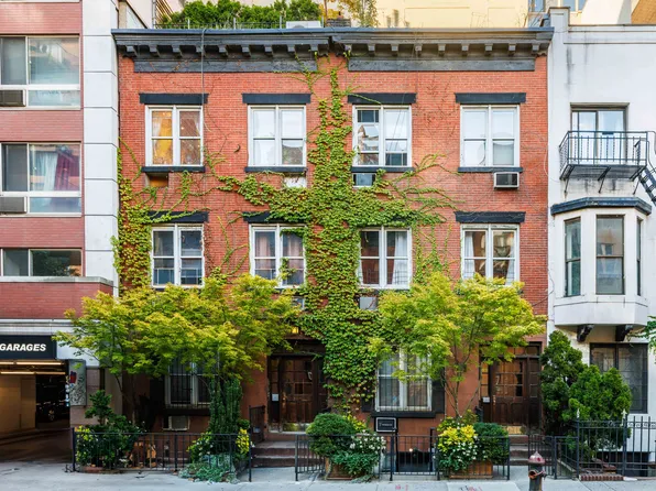 359 West 30th Street image 7 of 12