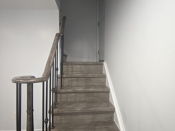 2nd image of 51 Britannia Ave E