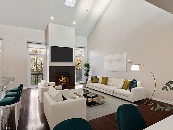 3rd image of 960 Sanctuary Ct