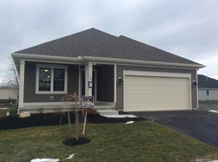 33 Blossom Wood Ln, Buffalo, NY 14227