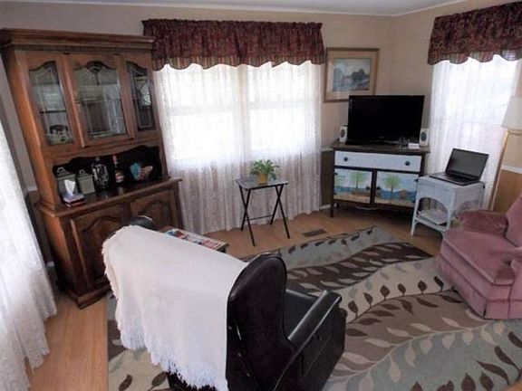 2nd image of 11145 Bluebird Dr