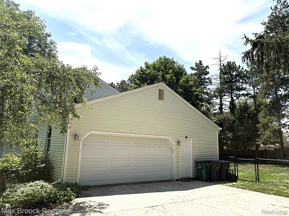 5th image of 5443 Berwyck Dr