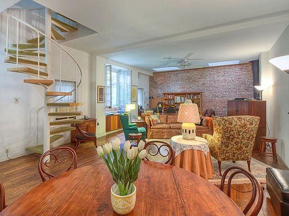 3rd image of 46 Horatio St