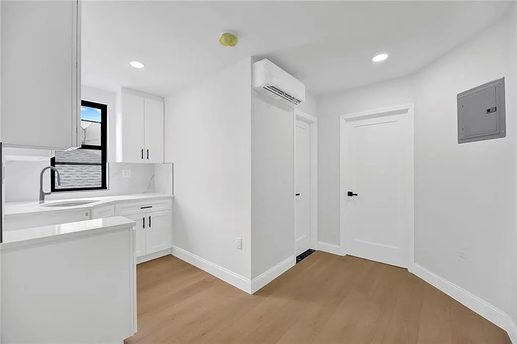 3013 Brighton 5th St — Photo 4