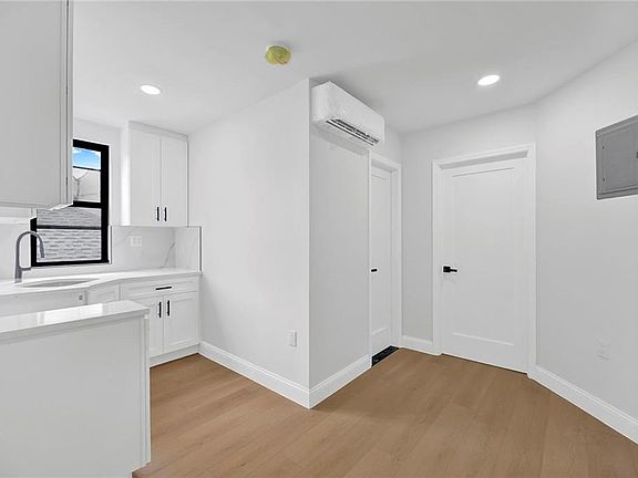 4th image of 3013 Brighton 5th St #1F