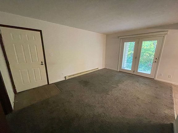 2nd image of 60 Ironwood Ct Unit D