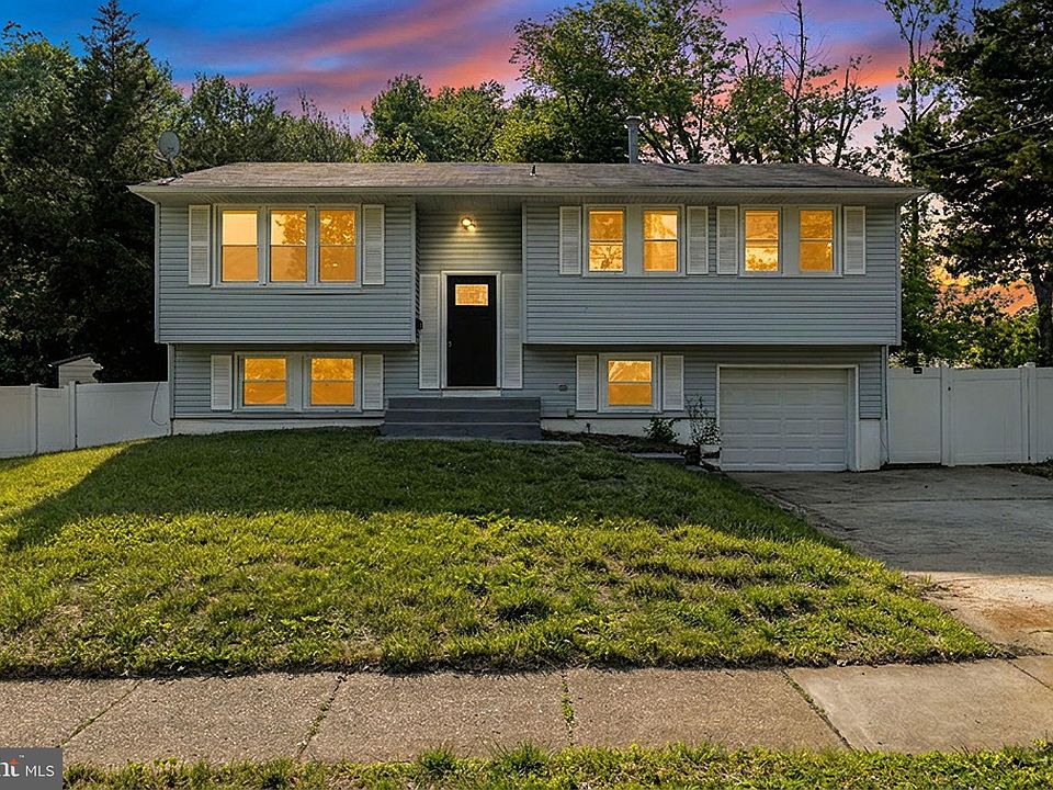 1st image of 901 Russo Dr