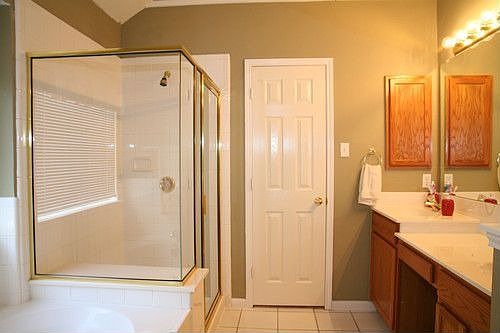 3rd image of 1205 Taylor Ln