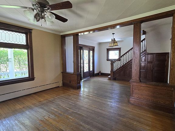 4th image of 112 E 2nd Ave